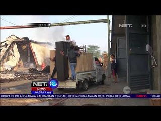 Download Video: Pabrik Pengolahan Kayu Terbakar, Petugas Damkar Sulit Memadamkan Api - NET10