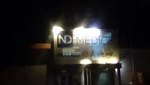 #LoÚltimoSujetos encapuchados proyectan la noche de ayer vídeo en las instalaciones de El Nuevo Diario.