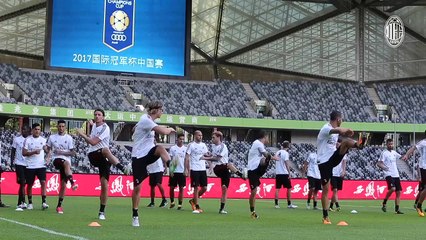 Il primo allenamento a Shenzhen