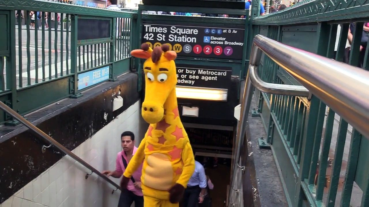 Toys R Us is Back in Times Square!