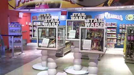 Toys R Us Times Square Star Wars Midnight Opening