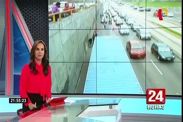 Camión derriba parte de puente de Vía Expresa