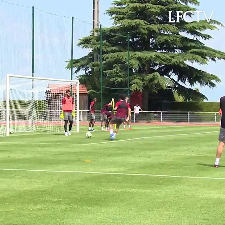 محمد صلاح يسجل هدف علي طريقة ميسي