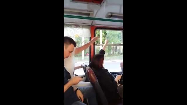 Холодная война за форточку