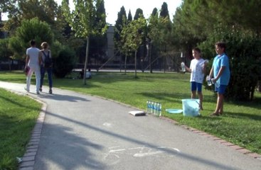 Kendileri Küçük, Yürekleri Büyük