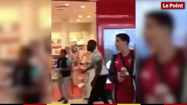 Bagarre entre les rappeurs Booba et Kaaris à Orly