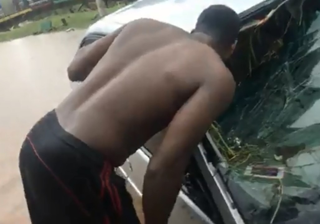 Flooding Swamps Streets, Damages Cars in Grenada