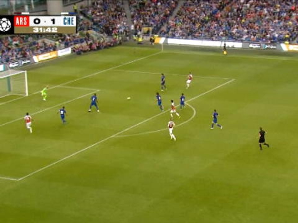 لقطة: كأس الأبطال الدوليّة: أوباميانغ يُهدر فرصة محقّقة لآرسنال أمام مرمى تشلسي