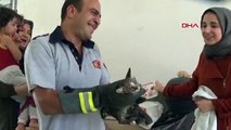 3 gündür mahsur olan yavru kedi itfaiye tarafından kurtarıldı