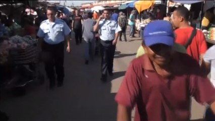 Los venezolanos retroceden en el tiempo y vuelven a vivir a la luz de una vela