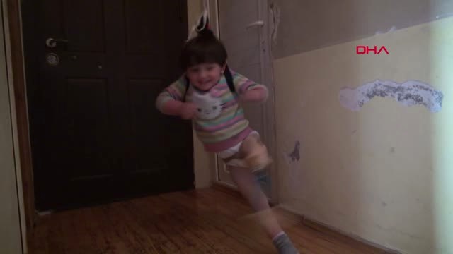 Antalya Protez Bacakla Yürümeye Başlayan Özge, Konuşmak İçin Çabalıyor Hd