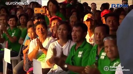 فيديو الرئيس الفلبيني يدمر مزيداً من السيارات بقيمة 5.5 مليون دولار