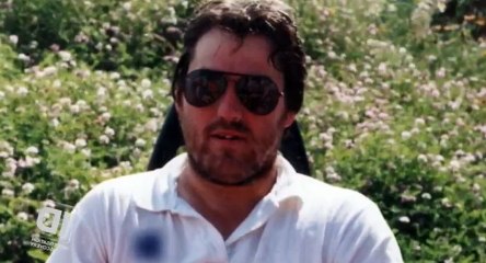 Eil Lives Here S02 - Ep10 On the Run HD Watch