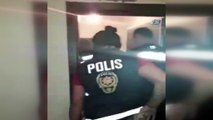 Ruhsatsız silahı Kur'an-ı kerimin altında sakladılar... Bursa'da narkotik operasyon kamerada