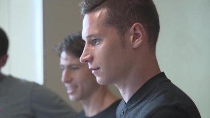 Bintang PSG Draxler dan Maxwell mengunjungi rumah sakit di Singapore