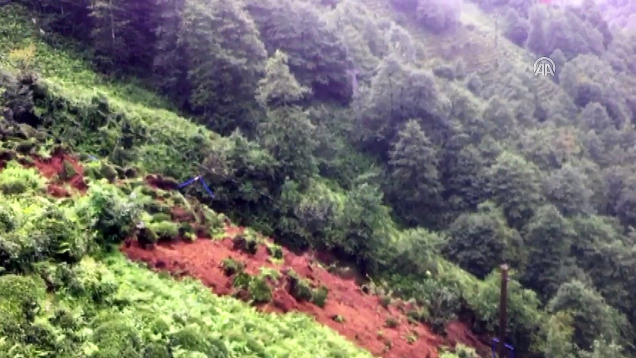Şiddetli yağışın ardından toprak kayması meydana geldi - RİZE