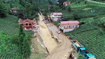 Rize’de şiddetli yağıştan en fazla etkilenen Muradiye Beldesi havadan görüntülendi