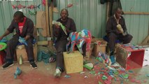 Kreatives Recycling: Wie aus Flip-Flops Kunstwerke werden