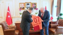 Galatasaray Başkanı Mustafa Cengiz'den İBB Başkanı Uysal'a ziyaret