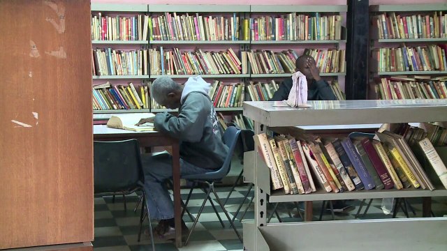 كينيتان تخوضان تحديا كبيرا لترميم مكتبات نيروبي