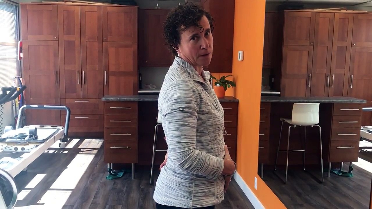 Core Strength - Abdominals Supine With Spinal Stabilization And Leg Lifts