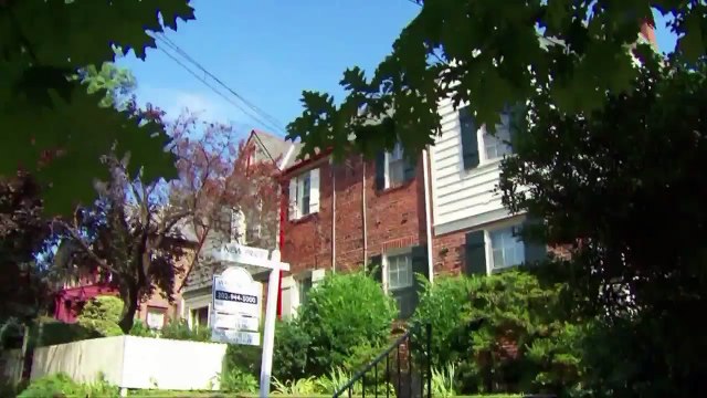 Texas Realtor Enlists T-Rex to Help Sell Homes