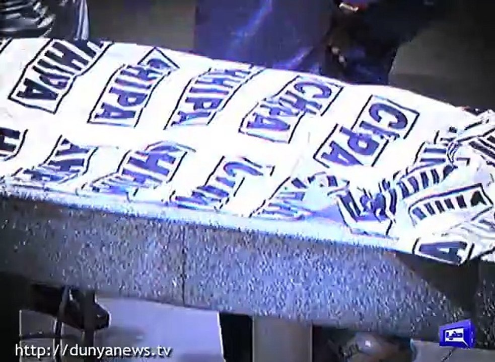 کراچی میں ایک اور کمسن بچی کے ساتھ ذیادتی کا معاملہ سامنے آگیا، بھٹائی آباد سے  ننھی سات سالہ   کائنات نامی بچی کی تشدد زدہ لاش ملی ،پولیس نے واقعہ کے بعد مقتول