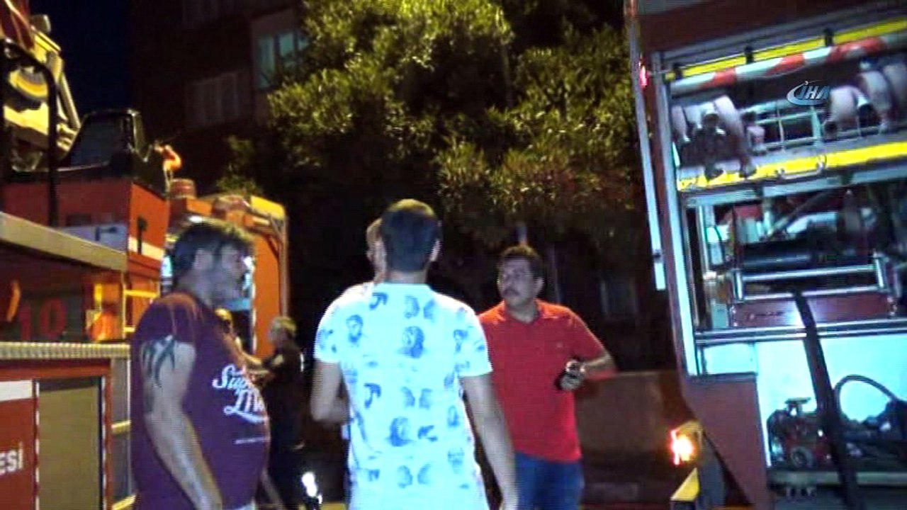 Aydın’da yangın paniği...  Binanın 2. Katında ç...
