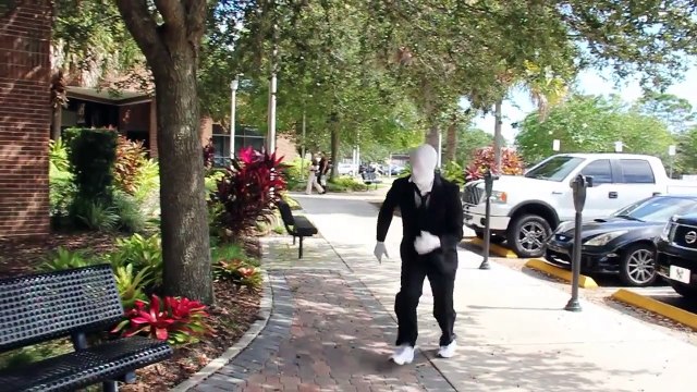 Slender Man Does Parkour (Parkour and Freerunning)