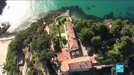 Theresa May to discuss Brexit plans with Macron