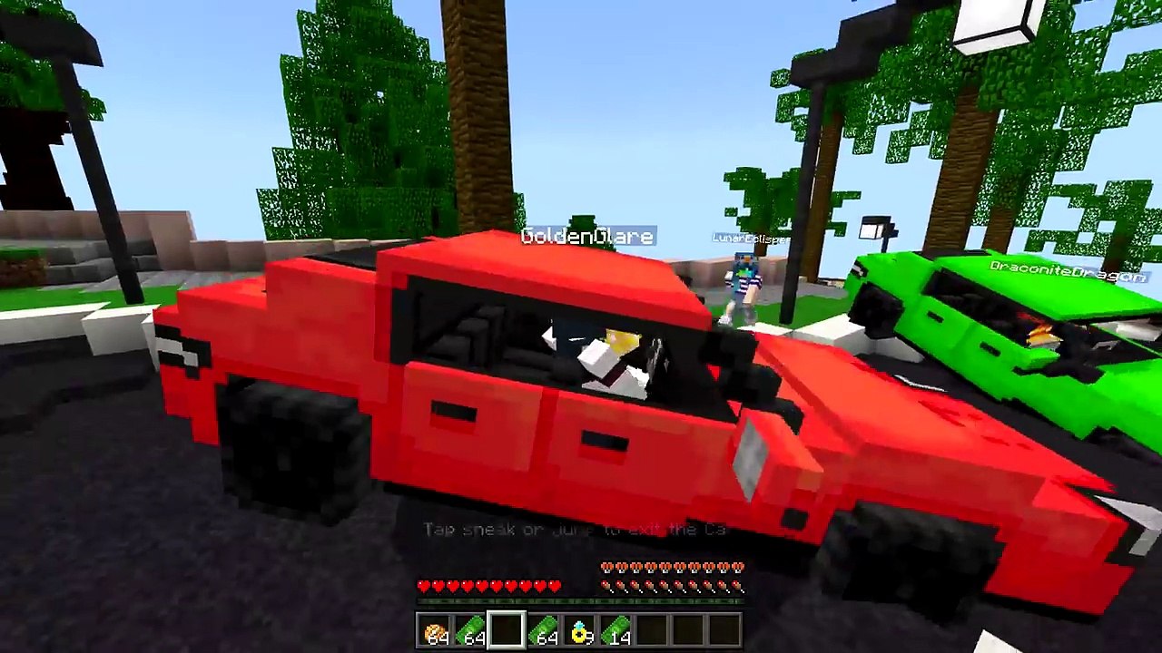 VISITING THE RICHEST MINECRAFT MANSIONS!
