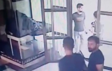 İstiklal'de Eğlence Mekanını Böyle Kurşunladılar