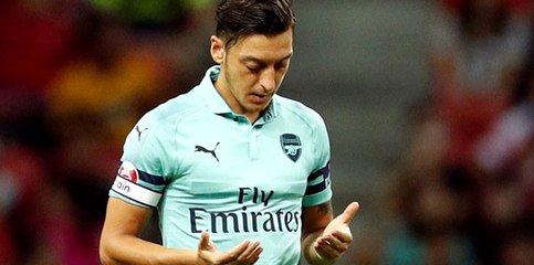 İngilizler, Milli Takımdan İstifa Eden Mesut'a Sahip Çıktı: Cennetin Kilidini Bu Adam Açar