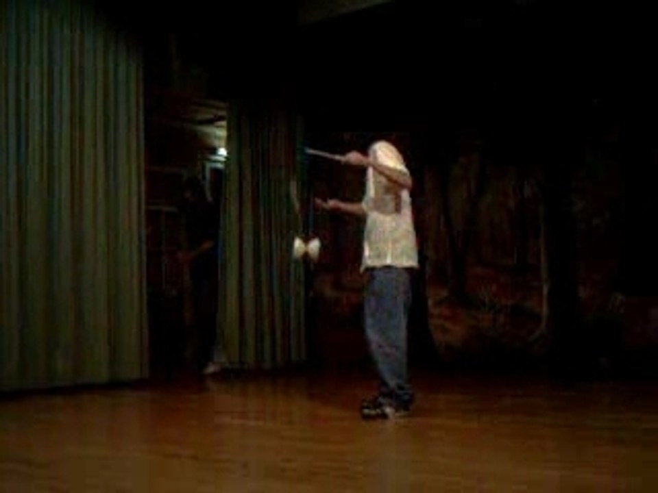 spectacle jonglage à Carspach