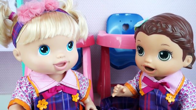 BABY ALIVE COMENDO PAPINHA DE MILHO NA HORA DO RECREIO DA ESCOLINHA CARINHA DE ANJO
