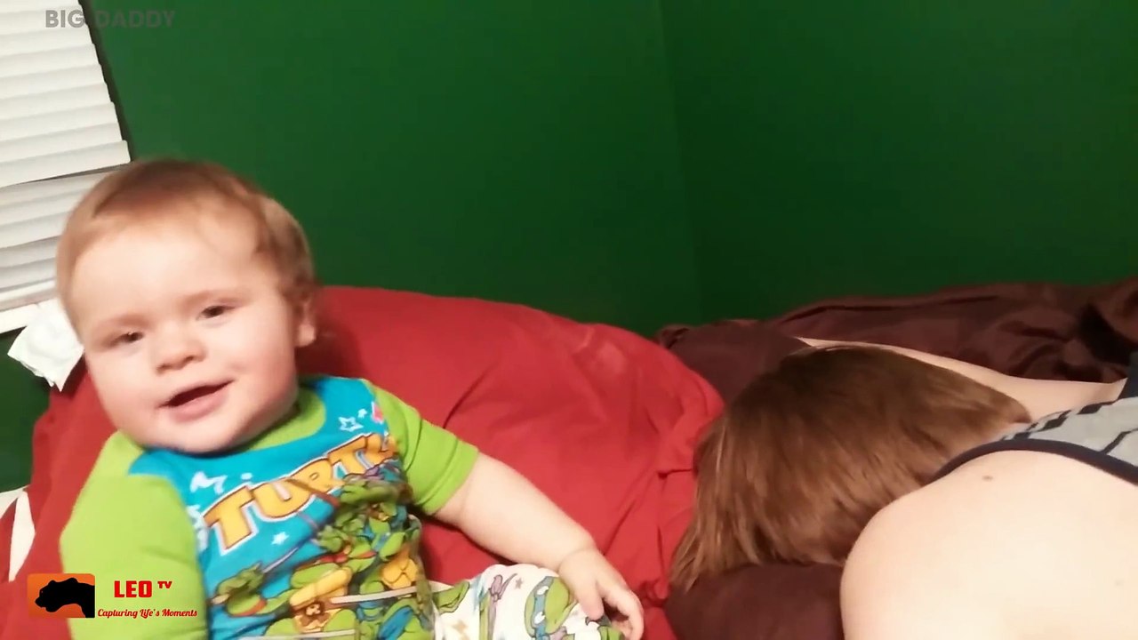 Funny Daddy Makes Baby Laugh - Funny Cute Video