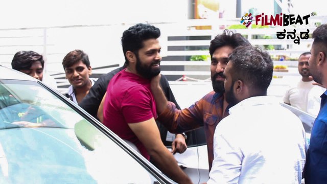 Vasu Naan Pakka Commercial : ವಾಸು ಸಿನಿಮಾ ನೋಡಿದ ರಕ್ಷಿತ್ ಶೆಟ್ಟಿ..! | Filmibeat Kannada