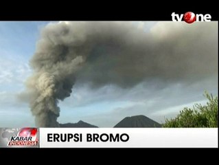 Semburan Abu Vulkanik Gunung Bromo Semakin Pekat