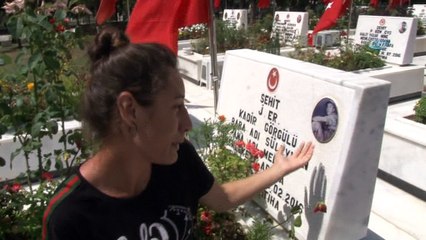 Ölümsüz aşk...Şehidin mezarı başında gözyaşlarına boğuldu