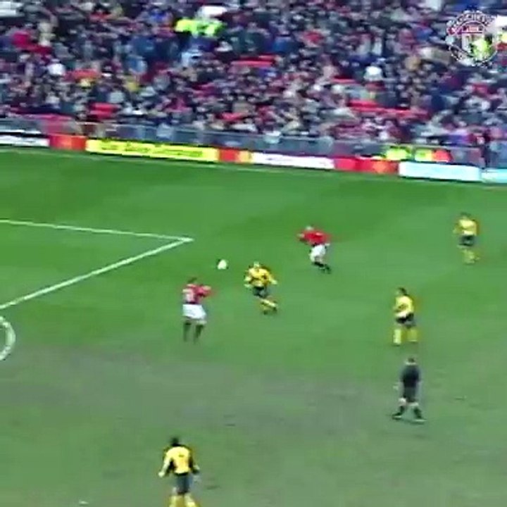#OnThisDay in 1997, Teddy Sheringham made his debut in Red!Who remembers his sweet strike in our 6-1 thrashing of Arsenal in 2001? ☄️