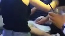 Sevgilisini Başka Bir Kadınla Görünce Sinirlenip Tekme Tokat Döven Genç Kadın