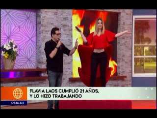 Flavia Laos cumplio 21 años y lo hizo trabajando