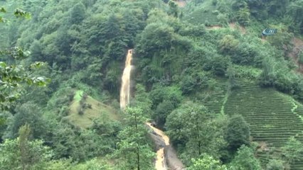 Rize'de Heyelanın Ardından Dereler Çamur Akıyor