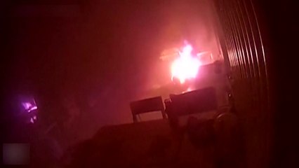 충전 중 전동 킥보드 폭발...'빛난 아빠의 대처' / YTN