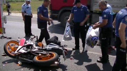 Temizlik Kamyonuna Arkadan Çarpan Motosikletli Hayatını Kaybetti