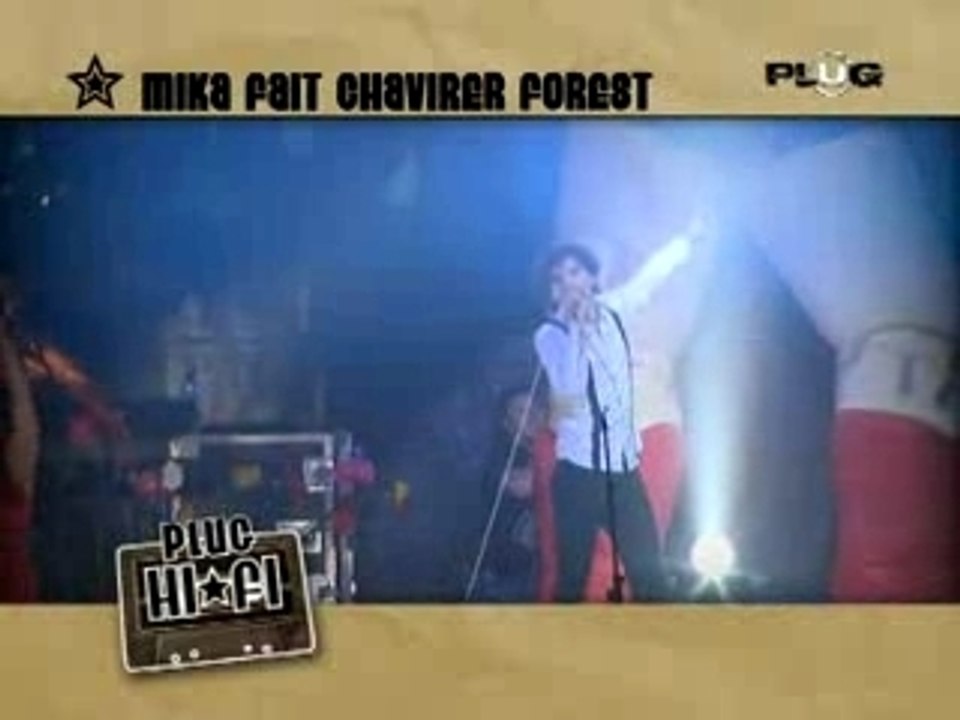 CONNY, LA GAGNANTE DE PLUG TV, SUR LA SCENE DE FN AVEC MIKA