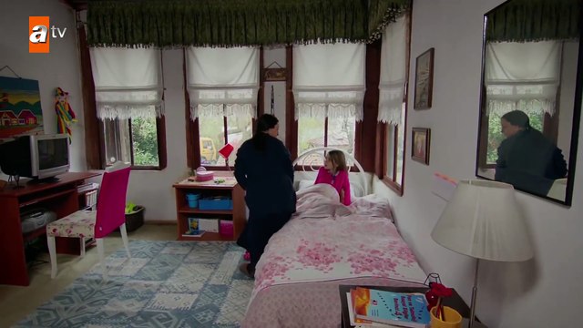 Evinden ayrılmak istemeyen Büşra! - Kırgın Çiçekler 40.Bölüm