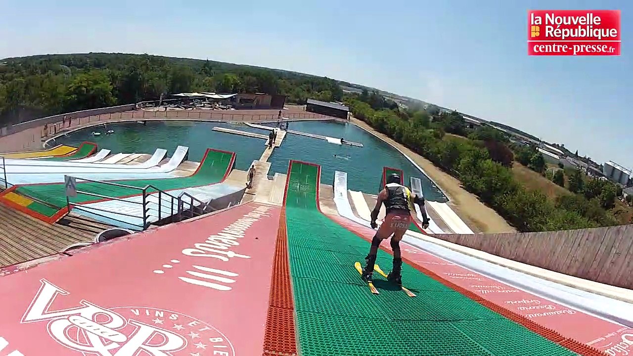VIDEO. Vivonne : sensations fortes au parc Water Jump