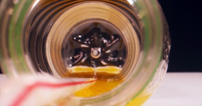 Appareil photo en mode balle de fusil qui rentre dans les objets !