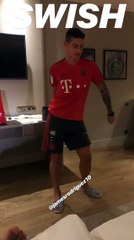 James bailando el famoso 'swish swish'